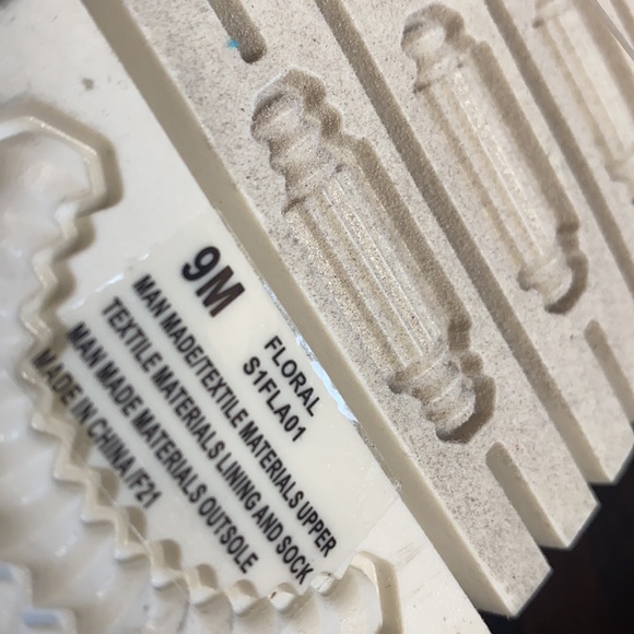 J. Sport Floral Shoes NWT - Picture 9 of 9